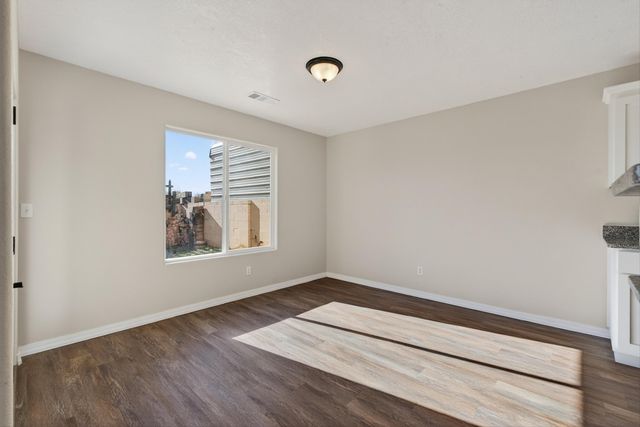 500 Little Wings Loop SW, Los Lunas, NM 87031