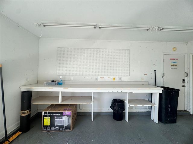 321 E 7th Street, Adrian, MO 64720