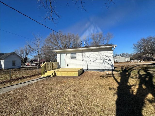 321 E 7th Street, Adrian, MO 64720