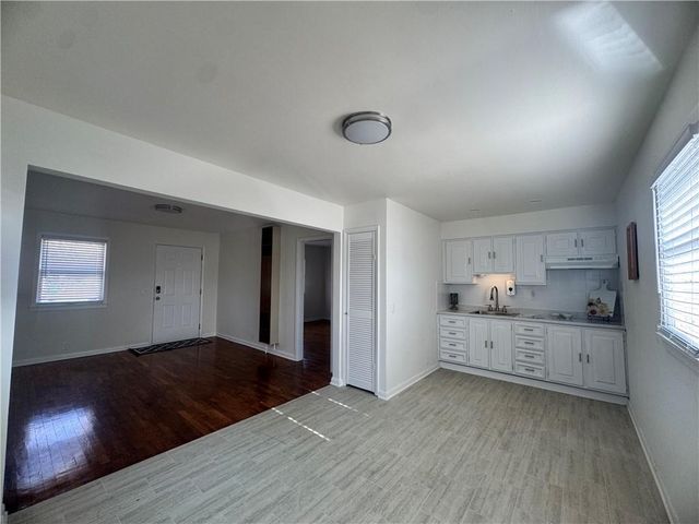 321 E 7th Street, Adrian, MO 64720