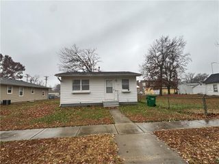 321 E 7th Street, Adrian, MO 64720