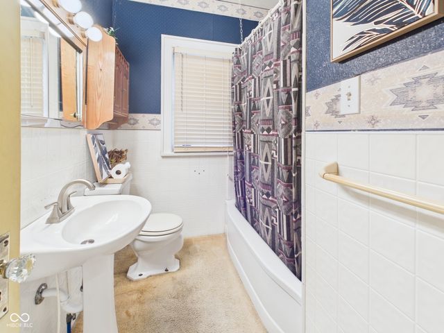 201 E 38th Street, Anderson, IN 46013