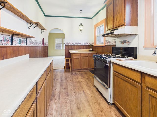 201 E 38th Street, Anderson, IN 46013