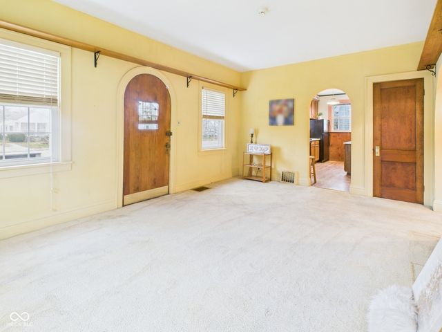 201 E 38th Street, Anderson, IN 46013