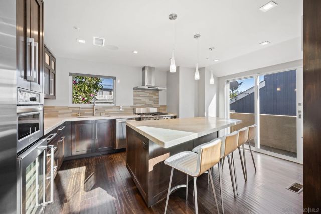 2372 Oxford Ave, Cardiff, CA 92007