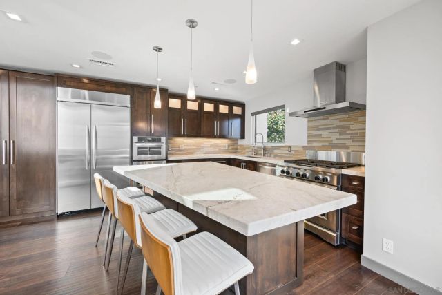 2372 Oxford Ave, Cardiff, CA 92007