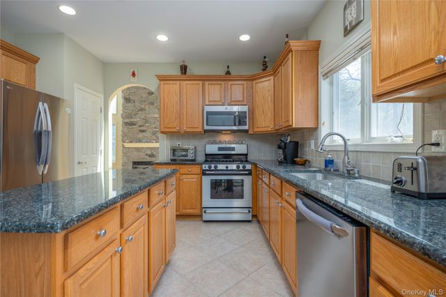 774 Haverstraw Road, Suffern, NY 10901