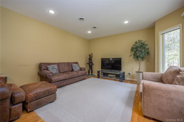 774 Haverstraw Road, Suffern, NY 10901