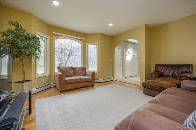 774 Haverstraw Road, Suffern, NY 10901