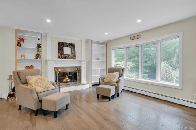 47 McArthur Lane, Smithtown, NY 11787