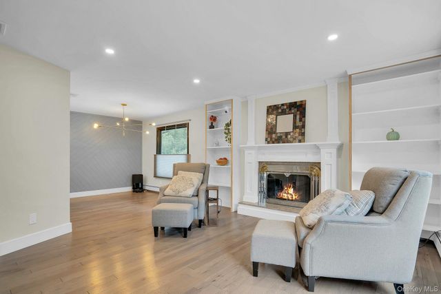 47 McArthur Lane, Smithtown, NY 11787