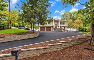 47 McArthur Lane, Smithtown, NY 11787