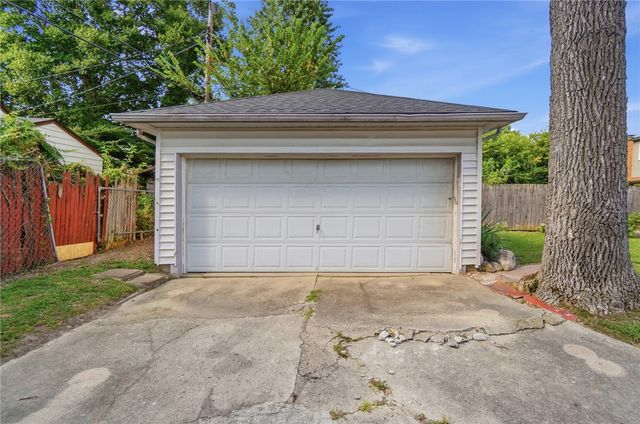 1745 Catalpa Drive, Dayton, OH 45406