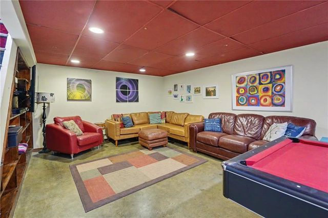 1447 Summit Street, Lawrence, KS 66044