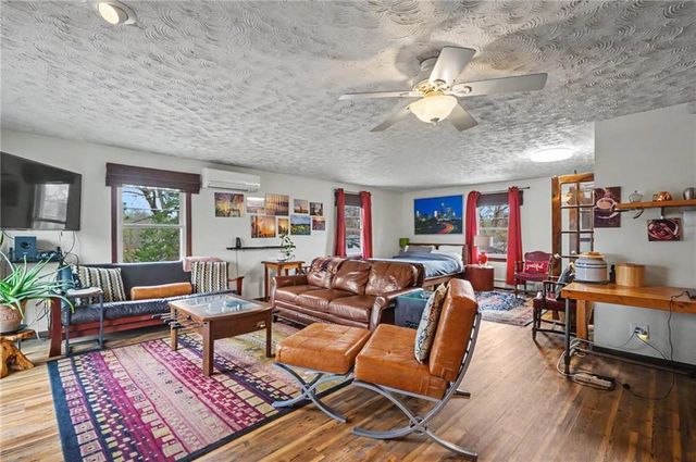 1447 Summit Street, Lawrence, KS 66044