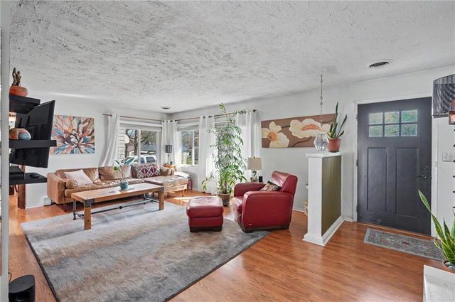 1447 Summit Street, Lawrence, KS 66044