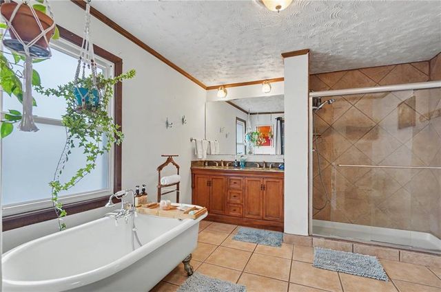 1447 Summit Street, Lawrence, KS 66044