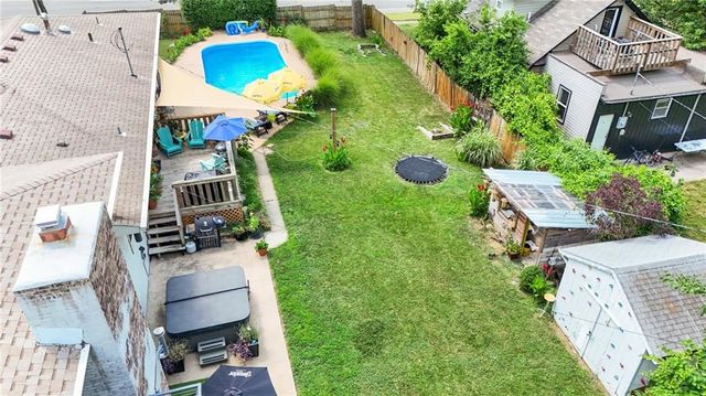 1447 Summit Street, Lawrence, KS 66044