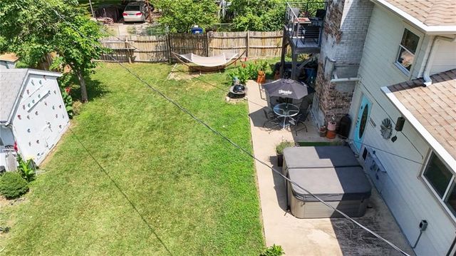 1447 Summit Street, Lawrence, KS 66044
