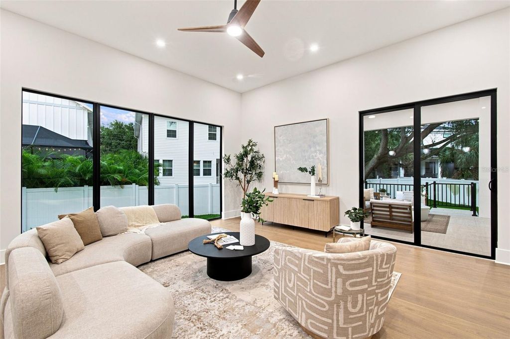Image 20 of property listing at 3610 S RENELLIE DRIVE, Tampa, FL 33629