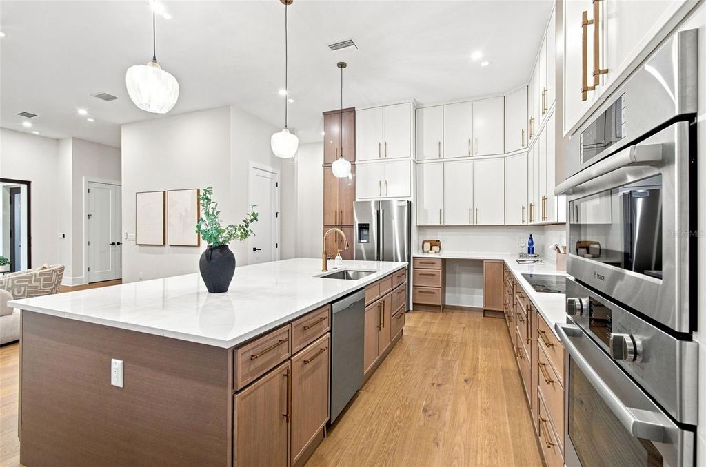 Image 29 of property listing at 3610 S RENELLIE DRIVE, Tampa, FL 33629