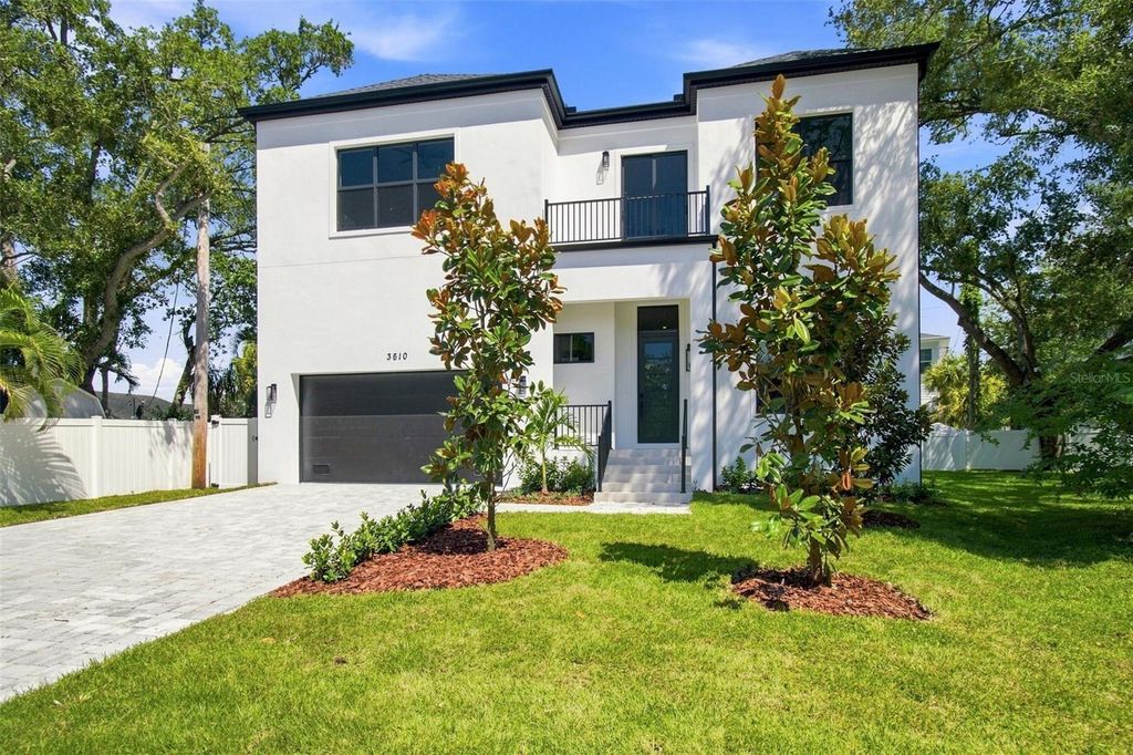 Image 4 of property listing at 3610 S RENELLIE DRIVE, Tampa, FL 33629