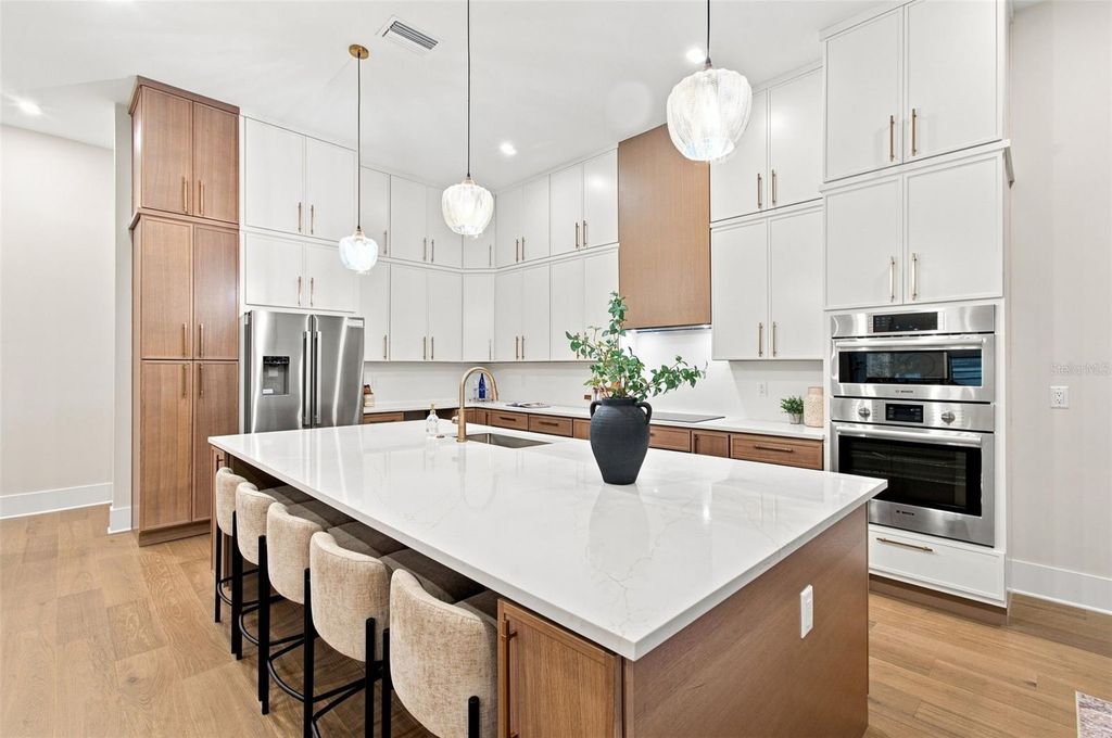 Image 31 of property listing at 3610 S RENELLIE DRIVE, Tampa, FL 33629