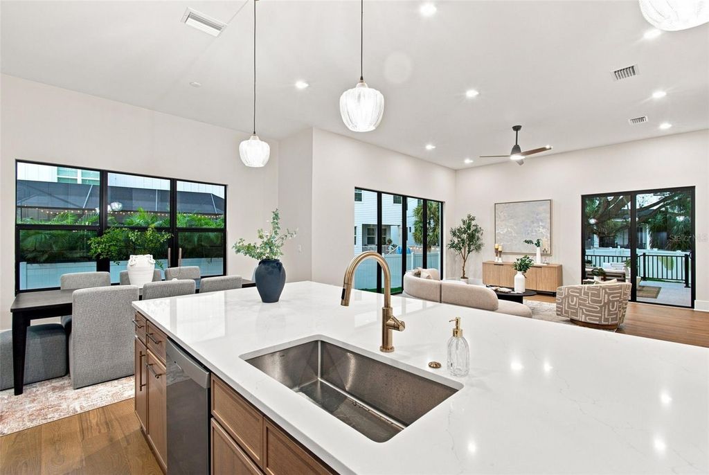 Image 39 of property listing at 3610 S RENELLIE DRIVE, Tampa, FL 33629
