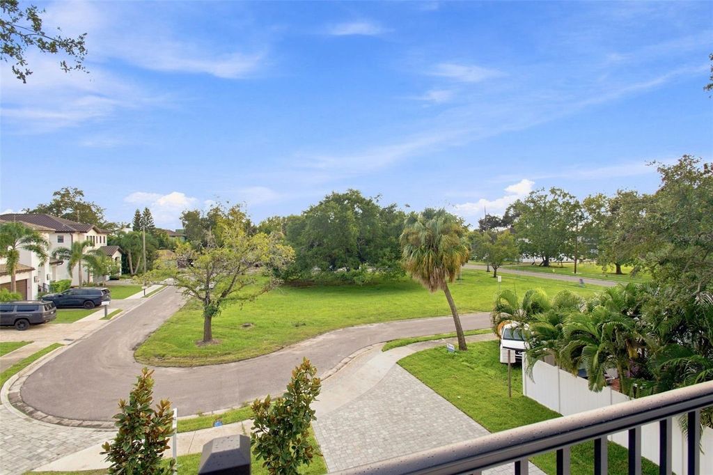 Image 52 of property listing at 3610 S RENELLIE DRIVE, Tampa, FL 33629