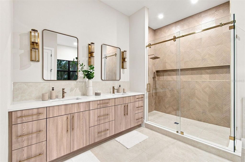 Image 58 of property listing at 3610 S RENELLIE DRIVE, Tampa, FL 33629