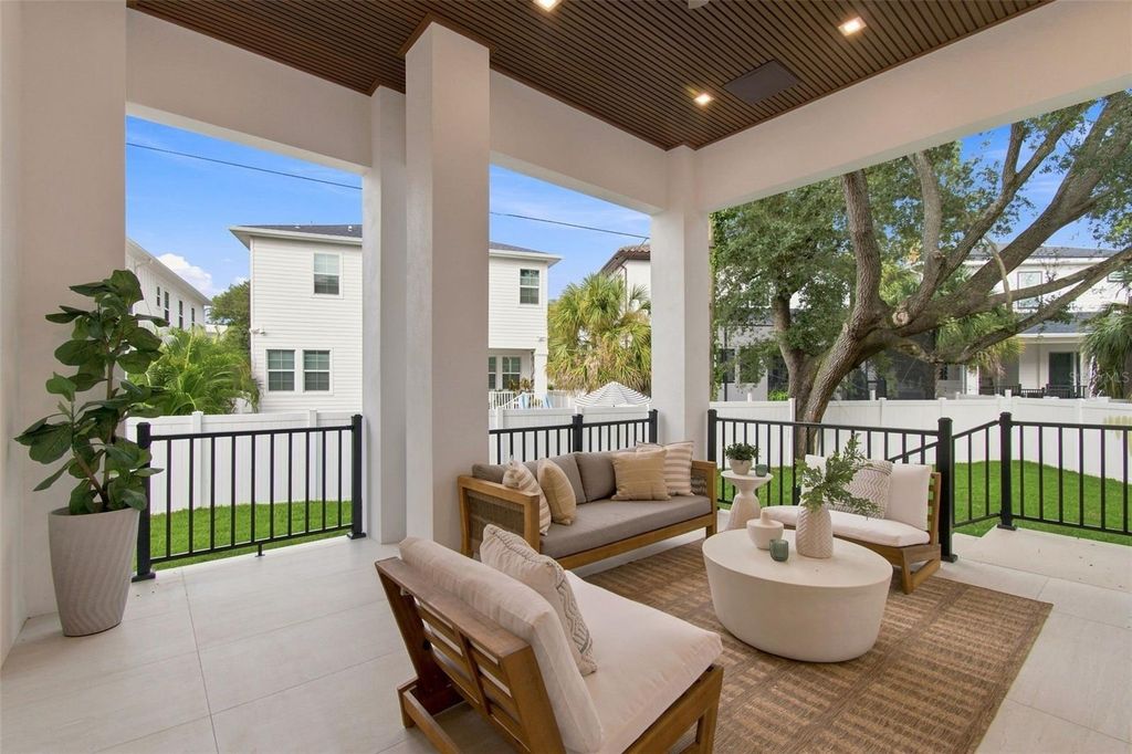 Image 78 of property listing at 3610 S RENELLIE DRIVE, Tampa, FL 33629