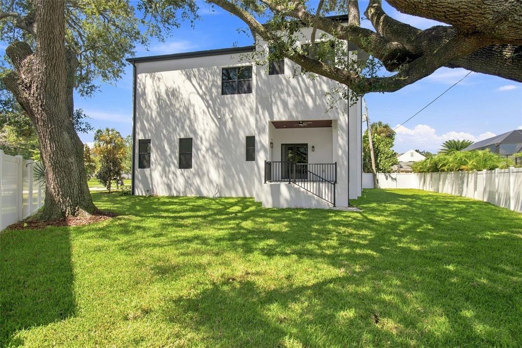 Image 80 of property listing at 3610 S RENELLIE DRIVE, Tampa, FL 33629
