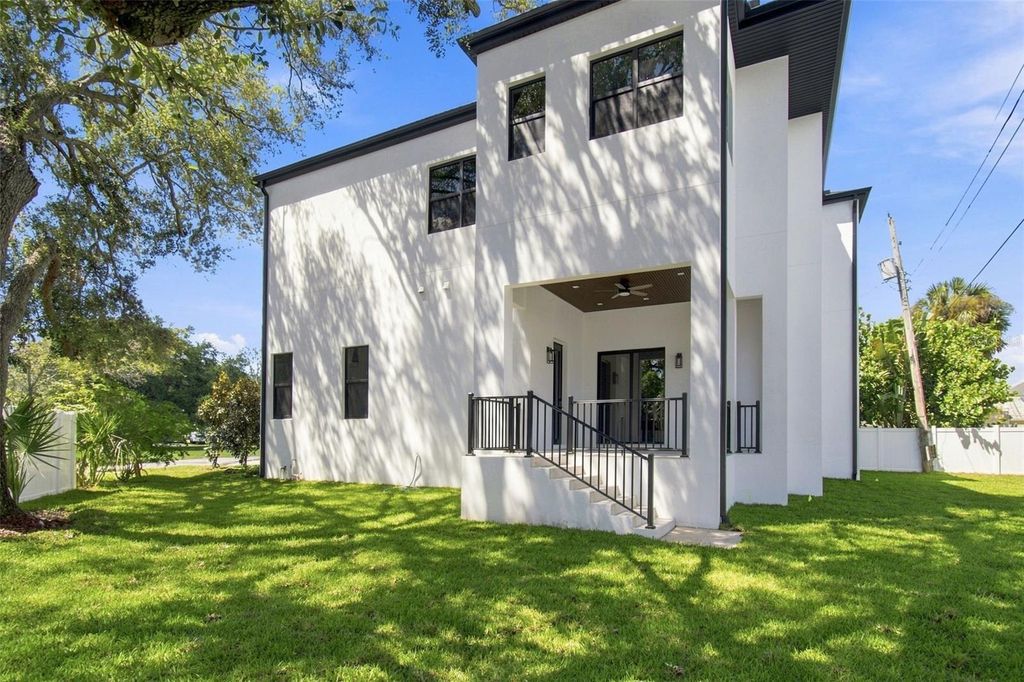 Image 81 of property listing at 3610 S RENELLIE DRIVE, Tampa, FL 33629