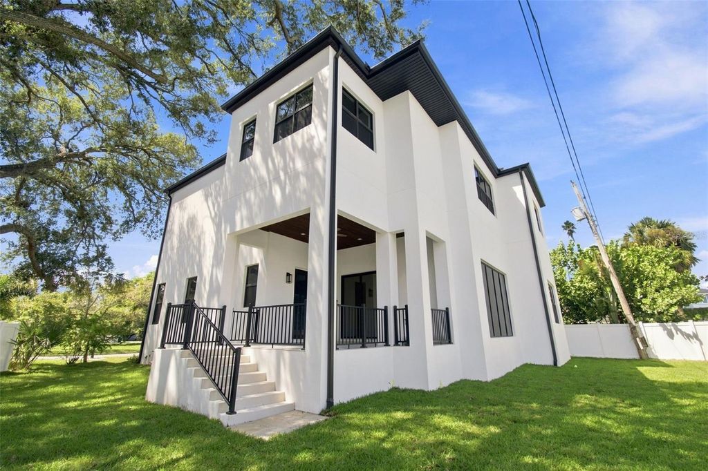 Image 82 of property listing at 3610 S RENELLIE DRIVE, Tampa, FL 33629