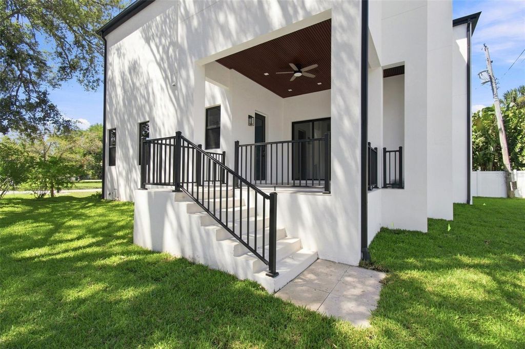Image 84 of property listing at 3610 S RENELLIE DRIVE, Tampa, FL 33629