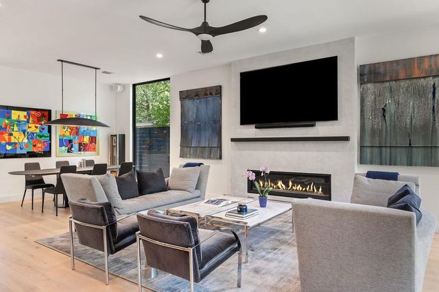 2102 Oxford ST, Austin, TX 78704