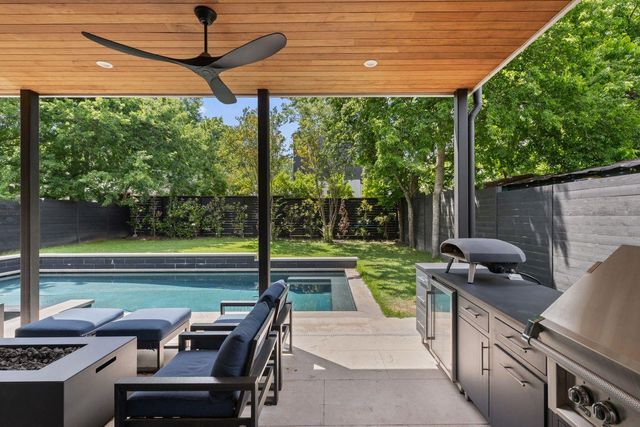 2102 Oxford ST, Austin, TX 78704