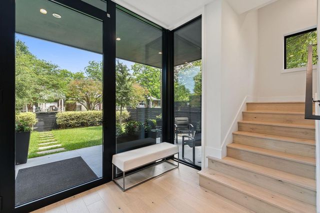 2102 Oxford ST, Austin, TX 78704