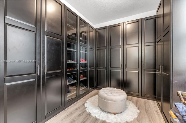 9881 W 34th Ave, Hialeah, FL 33018