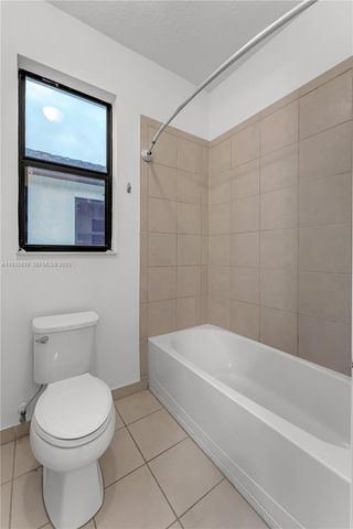 9881 W 34th Ave, Hialeah, FL 33018