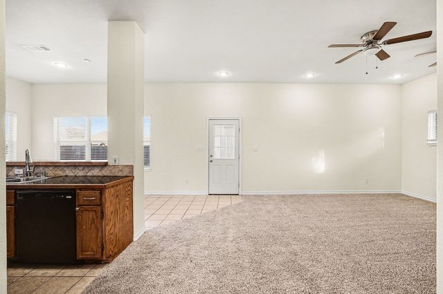 208 Cobblestone Circle, Red Oak, TX 75154