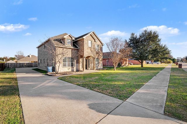 208 Cobblestone Circle, Red Oak, TX 75154