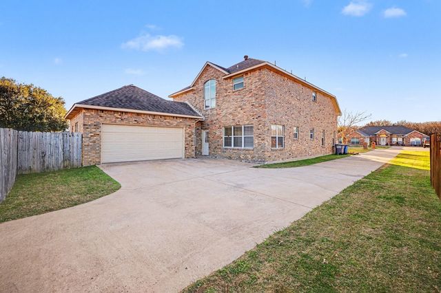 208 Cobblestone Circle, Red Oak, TX 75154