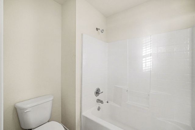 208 Cobblestone Circle, Red Oak, TX 75154