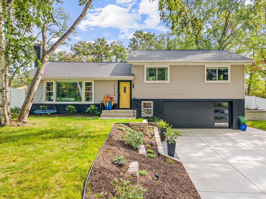 15903 N Eden Drive, Eden Prairie, MN 55346