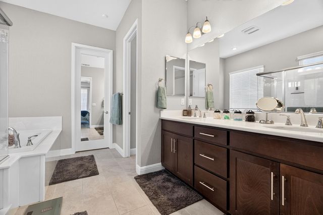2013 Van Ruiten Dr, Lodi, CA 95242