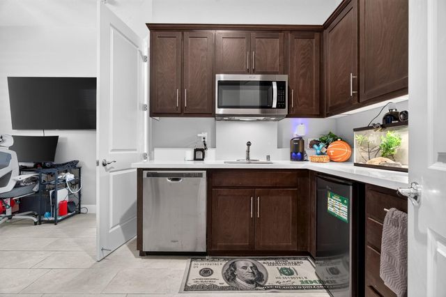 2013 Van Ruiten Dr, Lodi, CA 95242