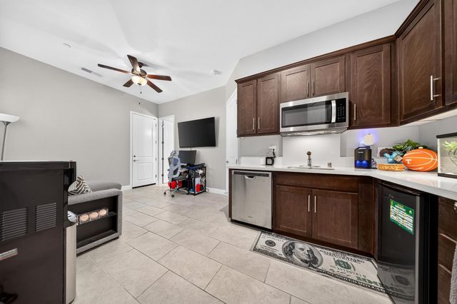 2013 Van Ruiten Dr, Lodi, CA 95242