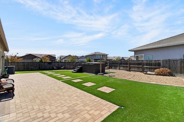 2013 Van Ruiten Dr, Lodi, CA 95242