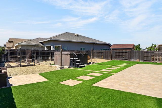 2013 Van Ruiten Dr, Lodi, CA 95242